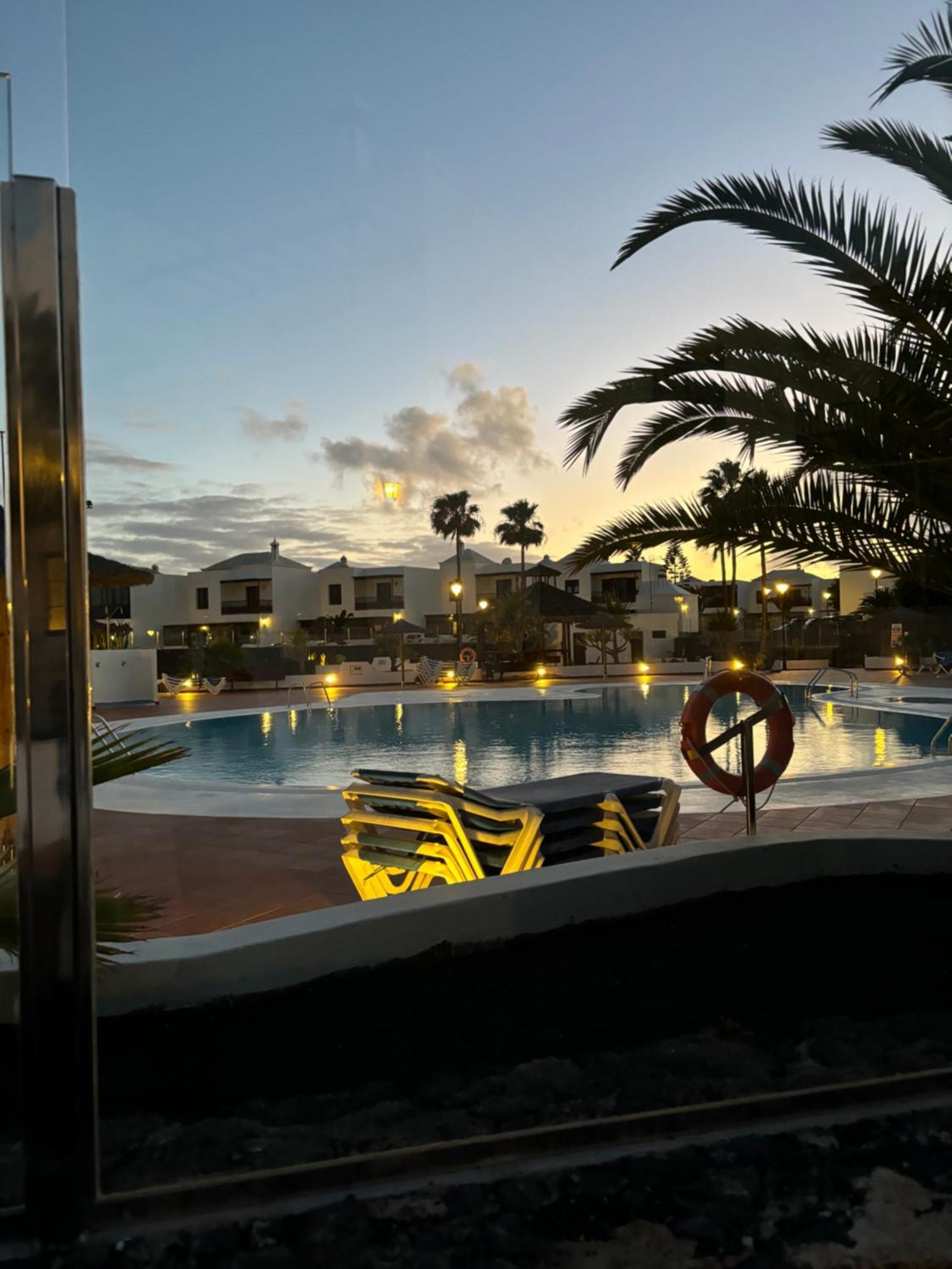 Casa Amplia Y Moderna De 3 Habitaciones En Complejo Con Piscina Costa Teguise Exterior foto